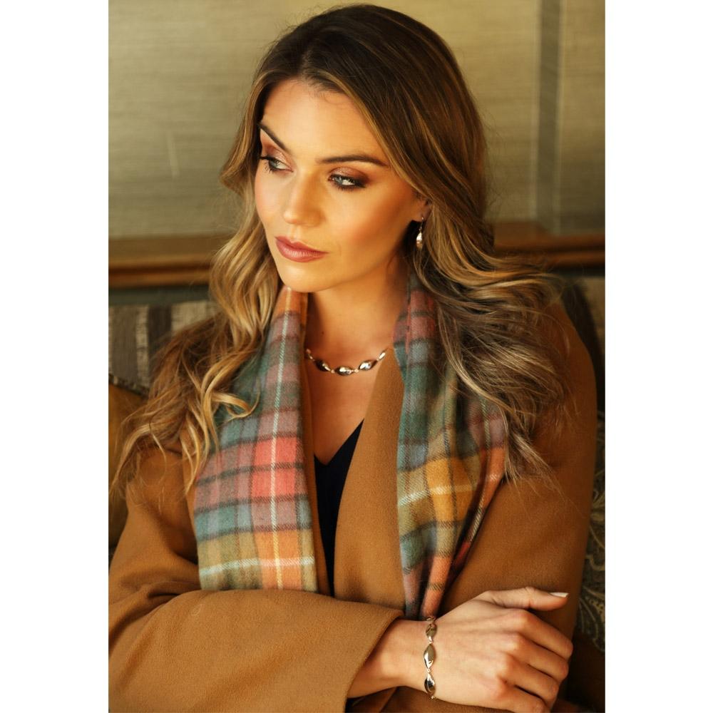 BELLEEK LIVING JEWELLERY PETAL NECKLACE - A & M News and Gifts