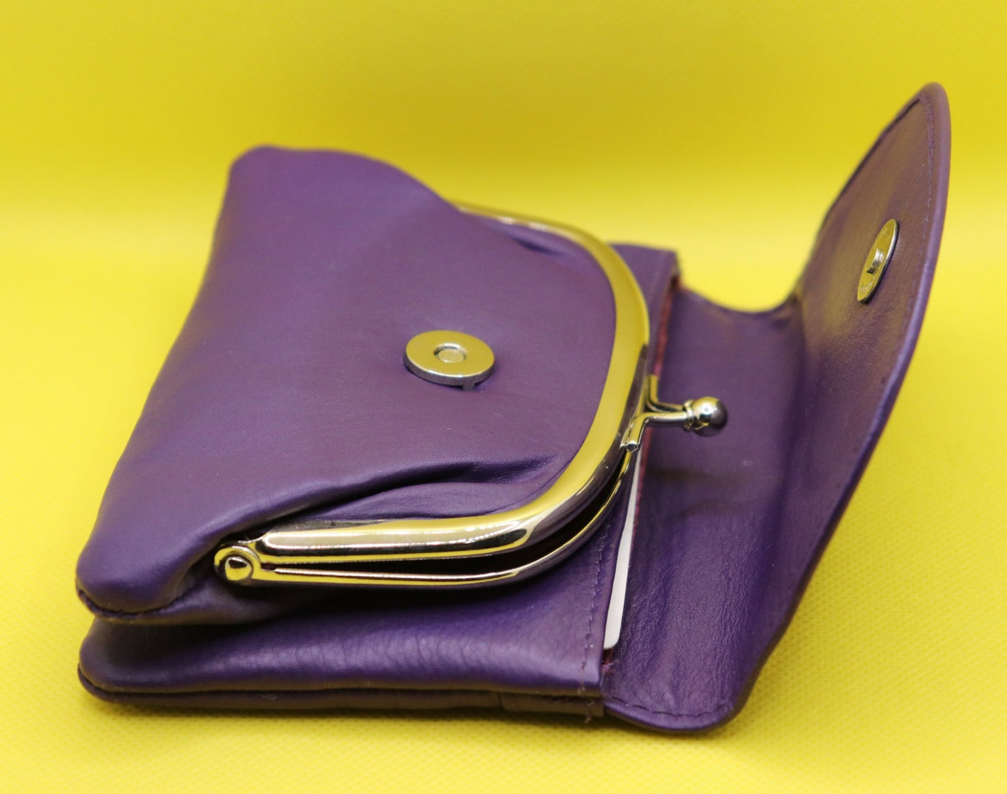 Mala Purse - A & M News and Gifts