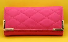 Load image into Gallery viewer, BESSIE Purse - A &amp; M News and Gifts
