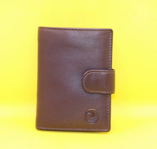 Load image into Gallery viewer, Mala Purse - A &amp; M News and Gifts
